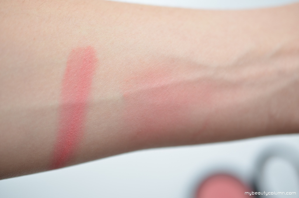 Mac rumenilo Fleur power swatch